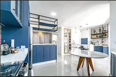 3_photo/94dce5c71f.bdf1def5ceb5107f-ATLAS-7dd4ce83-6e6a-481b-aa0f-6b02dc8e8488.jpg de casa à venda com 4 quartos, 290m² em Bacacheri, Curitiba