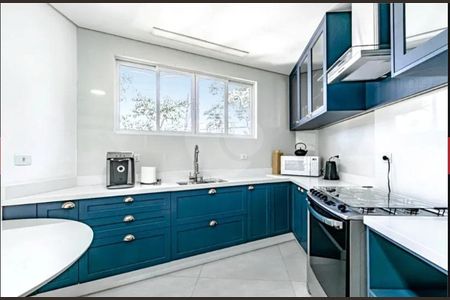 2_photo/94dce5c71f.bdf1def5ceb5107f-ATLAS-a844ab88-d124-4cdd-96cf-ef1e85165a6f.jpg de casa à venda com 4 quartos, 290m² em Bacacheri, Curitiba