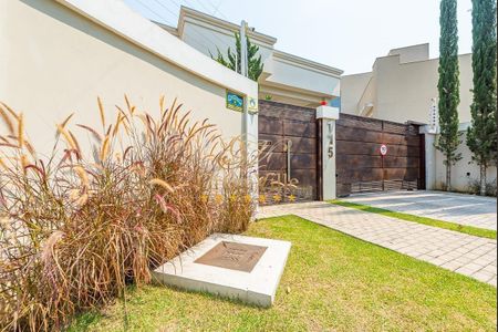 4_photo/94dce5c747.ceff8192393c33de-ATLAS-3558e4a5-2cea-408e-907b-b8f19892bfa7.jpg de casa à venda com 3 quartos, 312m² em Bacacheri, Curitiba