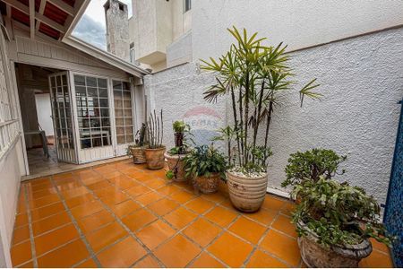 5_photo/94dce5c81f.56f87905458f71eb-ATLAS-0f49e4ed-8778-40fb-b514-46ce65980b91.jpg de casa à venda com 3 quartos, 270m² em Jardim Social, Curitiba