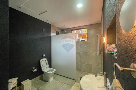 4_photo/94dce5c81f.56f87905458f71eb-ATLAS-17e65a4f-e7e9-41a9-bd5d-de2212cec556.jpg de casa à venda com 3 quartos, 270m² em Jardim Social, Curitiba