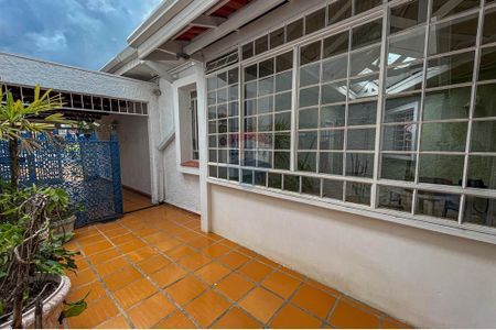 6_photo/94dce5c81f.56f87905458f71eb-ATLAS-1b4e1cd3-7412-4ed1-9031-c2f2e95ba1f7.jpg de casa à venda com 3 quartos, 270m² em Jardim Social, Curitiba