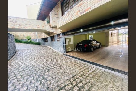 1_photo/94dce5c8a9.0d9a1a34088d72ba-ATLAS-bc6066dc-d311-48ae-b796-ad1ca7bed2fb.jpg de casa à venda com 4 quartos, 551m² em Bacacheri, Curitiba