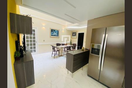 5_photo/94dce5c8a9.0d9a1a34088d72ba-ATLAS-cf7d0aef-3509-4ee9-9d30-9b06f1bcdd17.jpg de casa à venda com 4 quartos, 551m² em Bacacheri, Curitiba