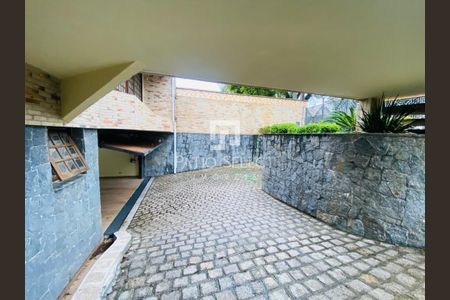 11_photo/94dce5c8a9.0d9a1a34088d72ba-ATLAS-e44980ac-317d-4986-91ac-fa04067bbe2c.jpg de casa à venda com 4 quartos, 551m² em Bacacheri, Curitiba