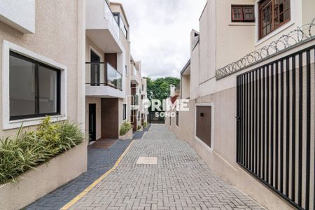 21_photo/94dce5c8ab.00349597d7c58d83-ATLAS-8a7fecde-fcec-447d-8663-ccfb287c2fa7.jpg de casa à venda com 3 quartos, 253m² em Bacacheri, Curitiba