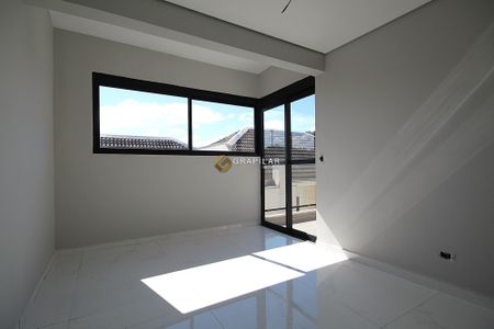 3_photo/94dce5c8ab.66cec5d233657e69-ATLAS-0aab963f-abf3-4da8-8400-0b49099f172a.jpg de casa à venda com 3 quartos, 204m² em Bacacheri, Curitiba