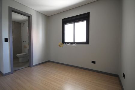 4_photo/94dce5c8ab.66cec5d233657e69-ATLAS-202edea6-96da-4f59-abb5-f2bf6eecaa05.jpg de casa à venda com 3 quartos, 204m² em Bacacheri, Curitiba