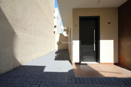 3_photo/94dce5c8ab.66cec5d233657e69-ATLAS-4b90a5d5-461e-42ef-9f17-1f8a8c00c894.jpg de casa à venda com 3 quartos, 204m² em Bacacheri, Curitiba