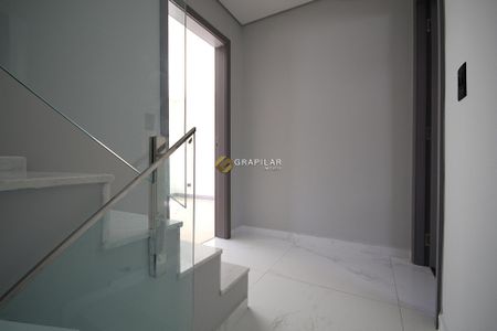 23_photo/94dce5c8ab.66cec5d233657e69-ATLAS-709a1803-bf0b-4d89-8bcf-adfa92d7e259.jpg de casa à venda com 3 quartos, 204m² em Bacacheri, Curitiba