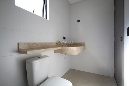 30_photo/94dce5c8ab.66cec5d233657e69-ATLAS-c3d8c17c-ea1f-4bbb-973c-2f0a3b7a3525.jpg de casa à venda com 3 quartos, 204m² em Bacacheri, Curitiba