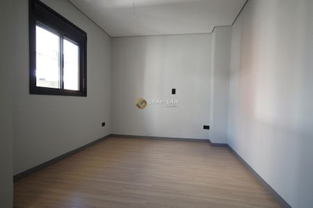 34_photo/94dce5c8ab.66cec5d233657e69-ATLAS-e7fbe836-1306-4ab8-adcf-5e311206562c.jpg de casa à venda com 3 quartos, 204m² em Bacacheri, Curitiba