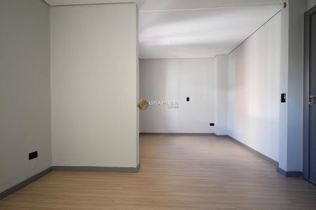 33_photo/94dce5c8ab.66cec5d233657e69-ATLAS-fdcdb0e2-92f2-4393-bea9-8b7d4ed669ba.jpg de casa à venda com 3 quartos, 204m² em Bacacheri, Curitiba