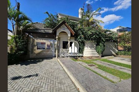 3_photo/94dce5c8ab.6a62c812bfd1b9a5-ATLAS-5e357d37-c773-4467-b6bd-53e0118ee55e.jpg de casa à venda com 5 quartos, 237m² em Jardim Social, Curitiba