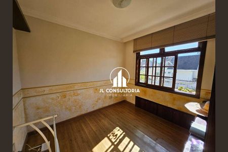 2_photo/94dce5c8ab.6a62c812bfd1b9a5-ATLAS-d7206630-d501-4544-a251-93b113dce1a6.jpg de casa à venda com 5 quartos, 237m² em Jardim Social, Curitiba
