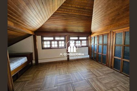 9_photo/94dce5c8ab.6a62c812bfd1b9a5-ATLAS-e184e6e6-56bf-494f-9afe-838643bc1dba.jpg de casa à venda com 5 quartos, 237m² em Jardim Social, Curitiba