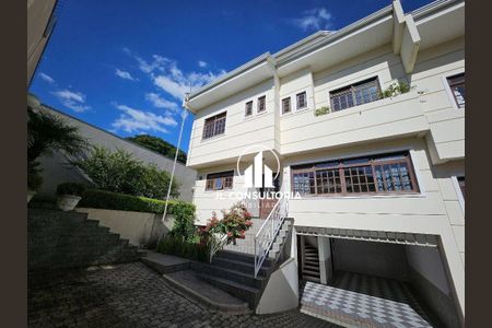 9_photo/94dce5c8ab.6a62c812bfd1b9a5-ATLAS-f4f0eef1-e72d-47f2-af41-02d38149155e.jpg de casa à venda com 5 quartos, 237m² em Jardim Social, Curitiba