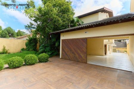 3_photo/94dce5c8c1.1987c265c069de70-ATLAS-42655fe3-65ed-4686-afcc-a432b69ae234.jpg de casa à venda com 5 quartos, 330m² em Jardim Social, Curitiba