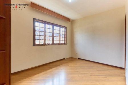 4_photo/94dce5c8c1.1987c265c069de70-ATLAS-4bdcad8a-45b5-49ad-bb74-5b8143cb7f57.jpg de casa à venda com 5 quartos, 330m² em Jardim Social, Curitiba