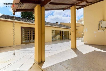 48_photo/94dce5c8c1.1987c265c069de70-ATLAS-7863283d-3d4d-42e2-b98c-a9f5a543d467.jpg de casa à venda com 5 quartos, 330m² em Jardim Social, Curitiba