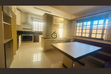 19_photo/94dce5c8cf.1c5ee5b12bdcf8f7-ATLAS-b02f50b5-c2c1-4d87-858e-cd2adb4cb4a0.jpg de casa à venda com 5 quartos, 580m² em Jardim Social, Curitiba