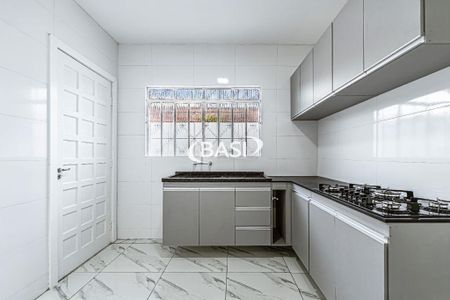 6_photo/94dce5c94f.ea410e01333c5360-ATLAS-09086710-eabe-4df9-a75e-59c532da763f.jpg de casa à venda com 3 quartos, 142m² em Jardim Social, Curitiba