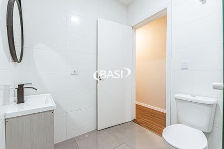 47_photo/94dce5c94f.ea410e01333c5360-ATLAS-f9fff93f-cd01-4bca-916c-a6ce6014cfa1.jpg de casa à venda com 3 quartos, 142m² em Jardim Social, Curitiba