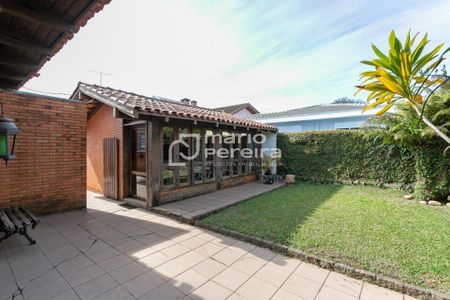 8_photo/94dce5c96f.a095ebe9a9b9d05b-ATLAS-65a059cc-11f8-4bb5-8279-098ba201167b.jpg de casa à venda com 3 quartos, 211m² em Jardim Social, Curitiba