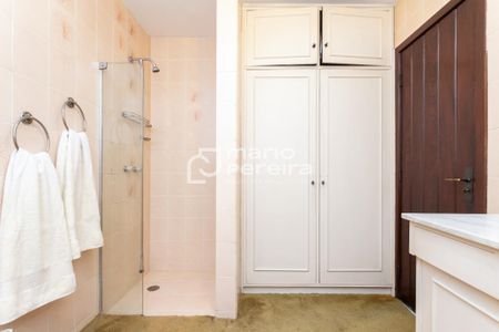 10_photo/94dce5c96f.a095ebe9a9b9d05b-ATLAS-9d669b65-97c8-4625-85d2-6ebf47156f1e.jpg de casa à venda com 3 quartos, 211m² em Jardim Social, Curitiba