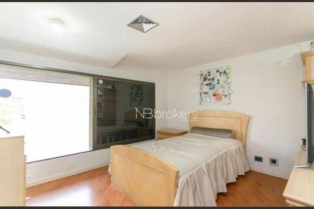 10_photo/94dce5c9c1.9fde2b1beaf38236-ATLAS-49d731c2-e697-48e2-a186-0ef4c7ff80a8.jpg de casa à venda com 4 quartos, 960m² em Jardim Social, Curitiba