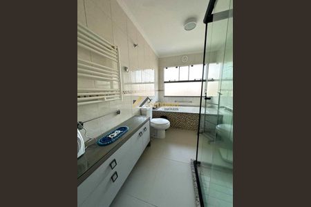 12_photo/94dce5c9c7.49e5f4e107e90c19-ATLAS-05a1a875-642b-4ebe-b831-3c77134314a6.jpg de casa à venda com 3 quartos, 461m² em Jardim Social, Curitiba