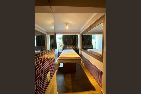 5_photo/94dce5c9c7.49e5f4e107e90c19-ATLAS-3c2745a0-81bc-4c58-aacb-d00c05fb161a.jpg de casa à venda com 3 quartos, 461m² em Jardim Social, Curitiba