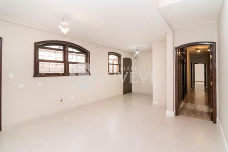 4_photo/94dce5c9d9.93b8fa184532727f-ATLAS-1490cd52-e234-4dc9-9b25-4e03a04e38f3.jpg de casa à venda com 4 quartos, 412m² em Jardim Social, Curitiba