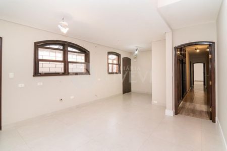 7_photo/94dce5c9d9.93b8fa184532727f-ATLAS-c2ce8906-6db8-4f2a-b3fa-25eaec93fc9f.jpg de casa à venda com 4 quartos, 412m² em Jardim Social, Curitiba