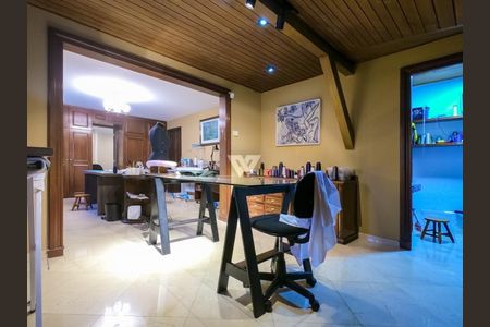 9_photo/94dce5ca37.e9744f0b397a6472-ATLAS-2e8b8fbd-67a1-41cf-8c45-5e1aefbbda0b.jpg de casa à venda com 4 quartos, 597m² em Jardim Social, Curitiba