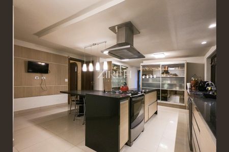 11_photo/94dce5ca37.e9744f0b397a6472-ATLAS-aac9eeef-bc10-4331-a49b-e37852062f33.jpg de casa à venda com 4 quartos, 657m² em Jardim Social, Curitiba