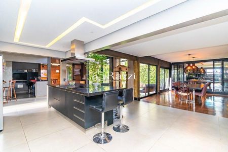 6_photo/94dce5ca9d.d60ed16da6b331d7-ATLAS-d16a3ece-18dc-42d6-9359-87428da24fec.jpg de casa à venda com 3 quartos, 422m² em Hugo Lange, Curitiba