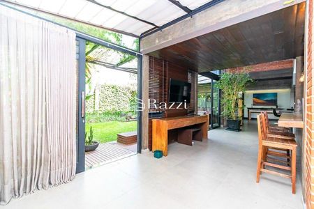 12_photo/94dce5ca9d.d60ed16da6b331d7-ATLAS-e9d3c806-de54-403f-988b-219d8dd1466f.jpg de casa à venda com 3 quartos, 422m² em Hugo Lange, Curitiba