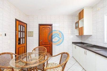 11_photo/94dce5cabd.fb95578376427d33-ATLAS-6a15abd1-051e-4f66-9982-d2cb8d62f9aa.jpg de casa à venda com 3 quartos, 254m² em Alto da Glória, Curitiba