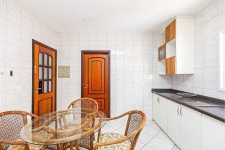 14_photo/94dce5cabd.fb95578376427d33-ATLAS-b3d8f78a-e373-4230-ac1f-fafbed6873a9.jpg de casa à venda com 3 quartos, 254m² em Alto da Glória, Curitiba