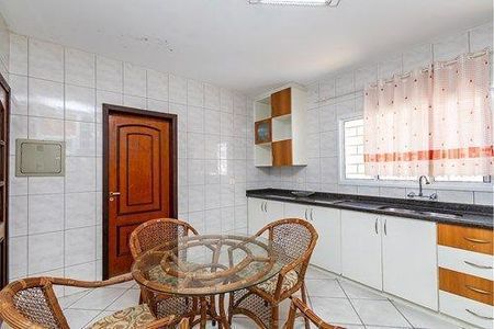 15_photo/94dce5cabd.fb95578376427d33-ATLAS-e5255189-eb39-4ad2-a9e5-45d9a6f7ddde.jpg de casa à venda com 3 quartos, 254m² em Alto da Glória, Curitiba