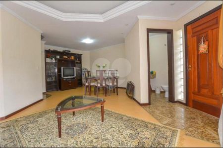 4_photo/94dce5cabf.0a1f53cfe491d931-ATLAS-55b7a1de-4a64-4ff7-85b3-46a0eaab5992.jpg de casa à venda com 3 quartos, 254m² em Hugo Lange, Curitiba