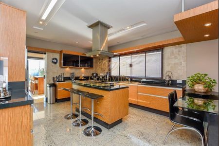 11_photo/94dce5cc6b.ceff8192393c33de-ATLAS-9a81869e-e7da-4723-af39-1a94d50cb294.jpg de casa à venda com 4 quartos, 648m² em Jardim Social, Curitiba