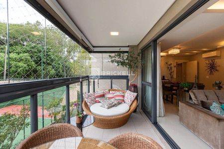 5_photo/94dce5cd0d.2302568fabcc8c85-ATLAS-ce924a7a-ec8d-40f1-8e8d-c02796d64283.jpg de apartamento à venda com 3 quartos, 149m² em Hugo Lange, Curitiba