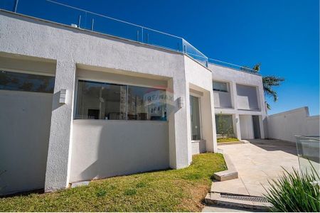 3_photo/94dce5cd21.8c3015100322655e-ATLAS-55c95840-3620-45cf-a430-01e5cb11f84d.jpg de casa para alugar com 3 quartos, 514m² em Hugo Lange, Curitiba