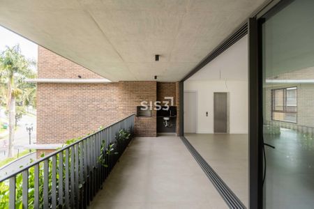 3_photo/94dce5cd4f.c3c6b77849ada220-ATLAS-93c3cb75-4078-4bb7-aa7b-23b7ddbc0dd4.jpg de apartamento à venda com 3 quartos, 222m² em Hugo Lange, Curitiba