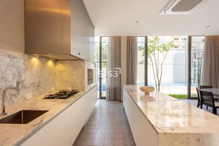 41_photo/94dce5cd4f.c3c6b77849ada220-ATLAS-a38f719e-1723-4abb-b63b-c642342ce480.jpg de apartamento à venda com 3 quartos, 222m² em Hugo Lange, Curitiba