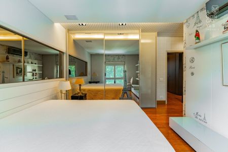 2_photo/94dce5cd69.643f2a74a74031aa-ATLAS-0d03d04c-31d2-4b5e-ad3d-de4f2344ba62.jpg de apartamento à venda com 4 quartos, 433m² em Hugo Lange, Curitiba