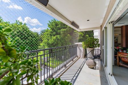 11_photo/94dce5cd69.643f2a74a74031aa-ATLAS-c302d35a-8b4f-46af-bdcb-e1c1664d200f.jpg de apartamento à venda com 4 quartos, 433m² em Hugo Lange, Curitiba