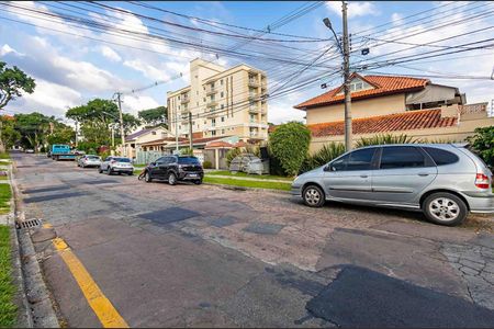 2_photo/94dce5ce1f.4dac0df083c1e492-ATLAS-8d558423-f625-4bfc-aeff-aae2038fdaa8.jpg de casa à venda com 3 quartos, 120m² em Bacacheri, Curitiba
